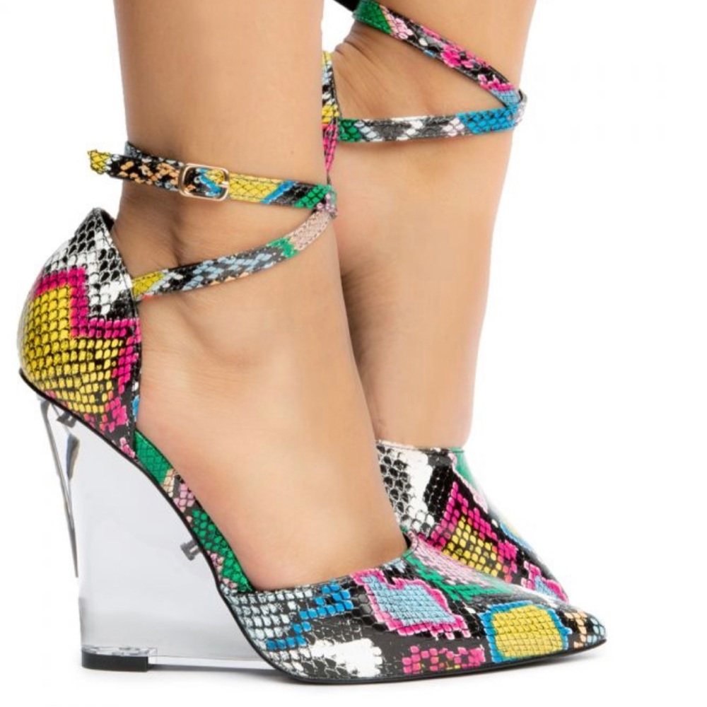 Liliana Athan 2 Pointy Toe Clear Wedges